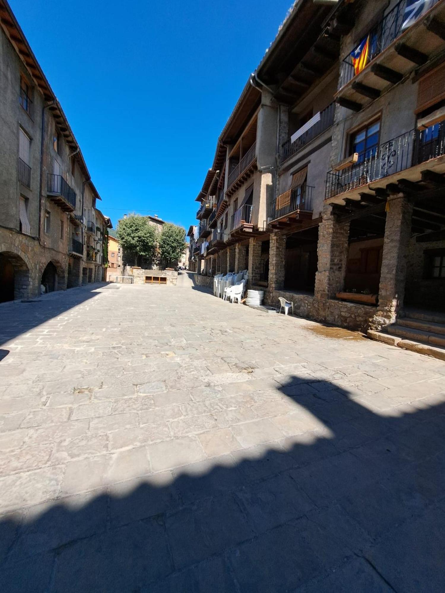 Pis Turistic De 170 M2 A La Placa Porxada De Bagá Εξωτερικό φωτογραφία